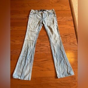 Vitruvius Clothing Jade Fit Low Rise Light Wash Flare jeans Size 30